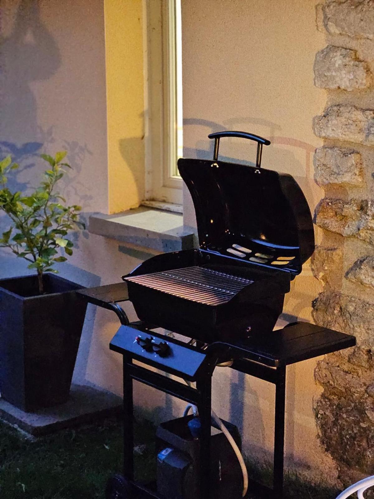 Le Relais Des Clefs - Au Calme Du Gatinais - Escapade A Deux - Terrasse Privee - Wifi - Offre Romantique Sur Demande Valpuiseaux Exterior photo